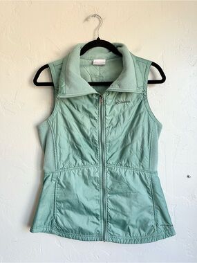 Columbia Women’s Blue Green Lightweight Quilted‎ Puff Vest Small EUC Gorp Camp